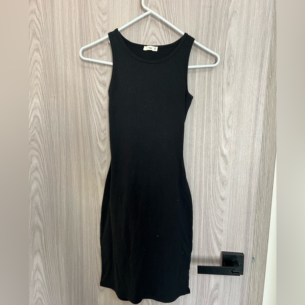 ARITZIA TNA Wonens black dress with back opening- XXS